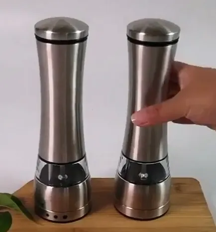 Ensemble de 2 moulins à sel et à poivre électriques en acier inoxydable à piles de qualité supérieure