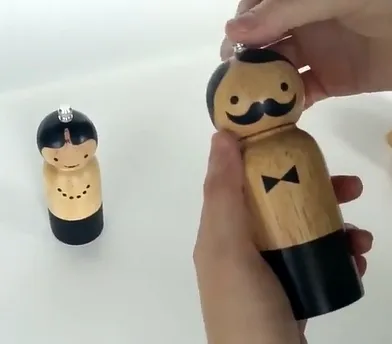 Ensemble de moulins à sel et à poivre manuels en bois avec meules en céramique réglables, joli cadeau pour couple